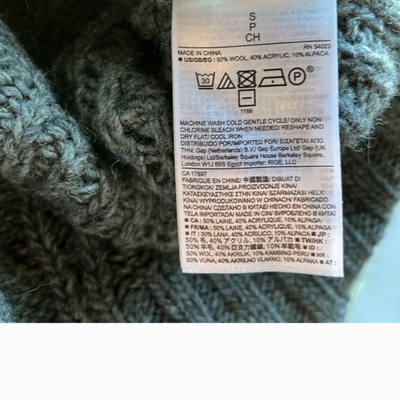Banana Republic Gray Cable-Knit Crewneck Sweater - Picture 14 of 15